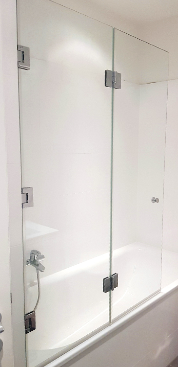 Badewannenfaltwand aus Echtglas - die perfekte Lösung für das Duscherlebnis in der Badewanne